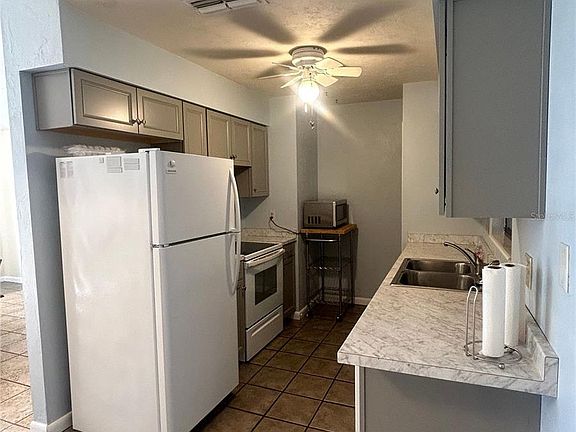3rd image of 2724 NW 44th Pl