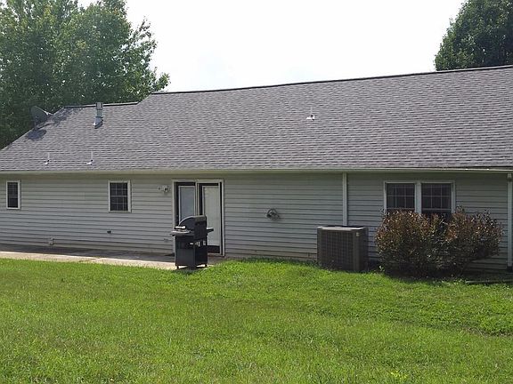 3rd image of 51 Crestfield Dr