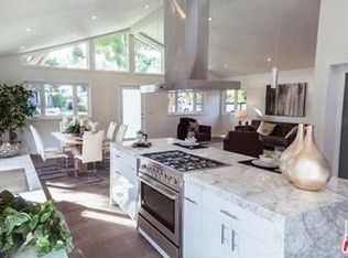 3758 Barry Ave, Los Angeles, CA 90066