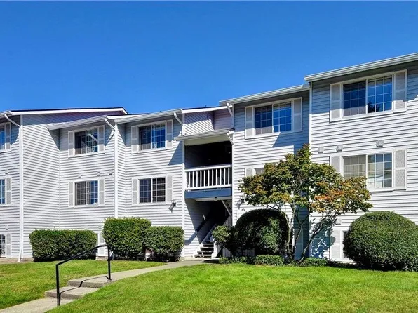 7453 Newcastle Golf Club Rd, Renton, WA