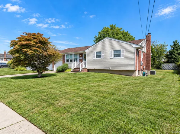 149 Burlington Avenue, Deer Park, NY 11729