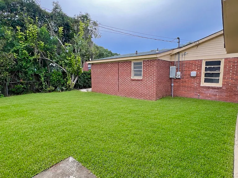 3609 Eastgate Dr — Photo 13