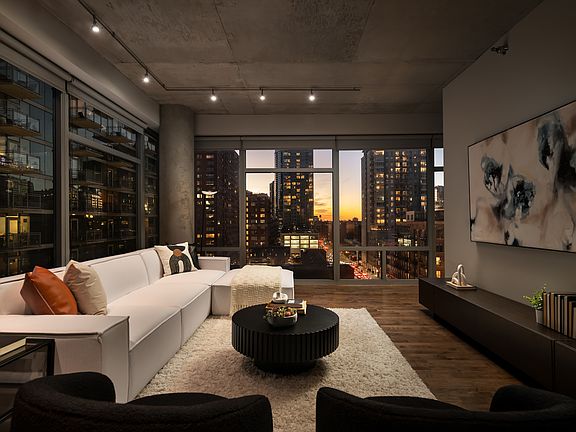 5th image of 201 W Grand Ave APT 903