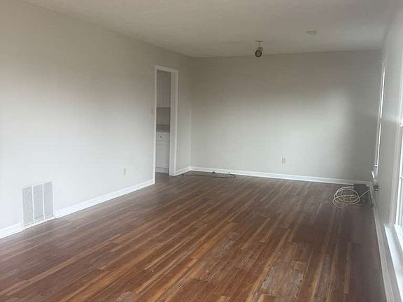 2nd image of 402 Macadam Dr