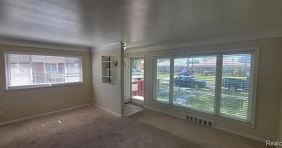 4th image of 24212 Petersburg Ave