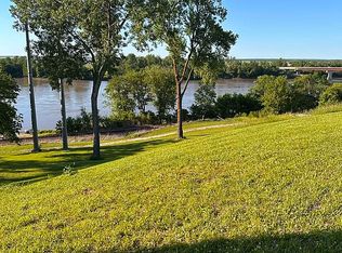 110 Old Bridge St, Waverly, MO 64096