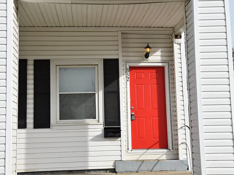 350-352 E Hinman Ave — Photo 10