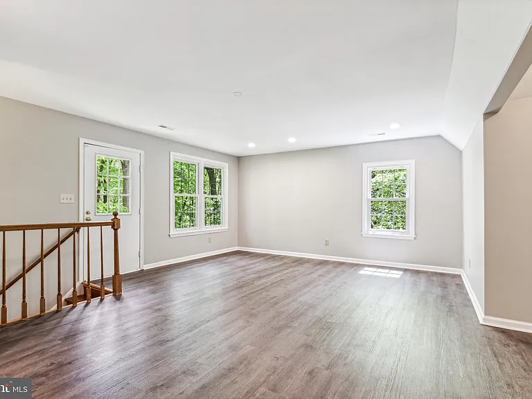 12203 Ashley Ct — Photo 17