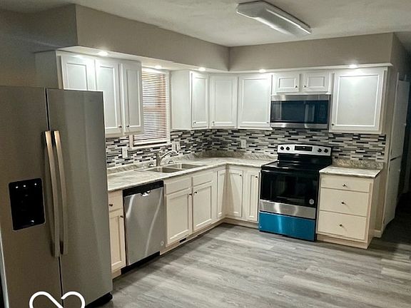 3rd image of 3305 E County Road 425 N
