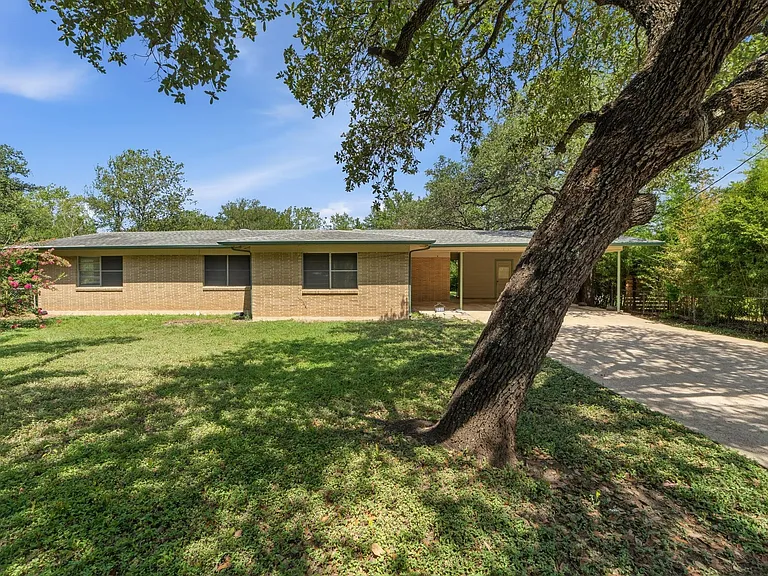 2414 Havenside Dr — Photo 3