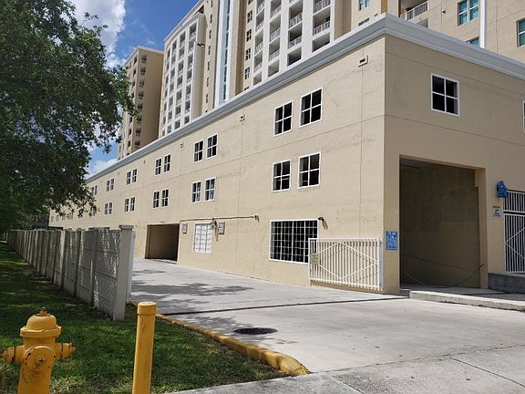 3rd image of 117 NW 42nd Ave APT 601