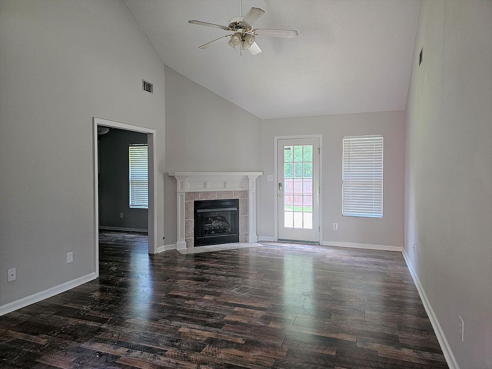 2nd image of 4836 Jasmine Way