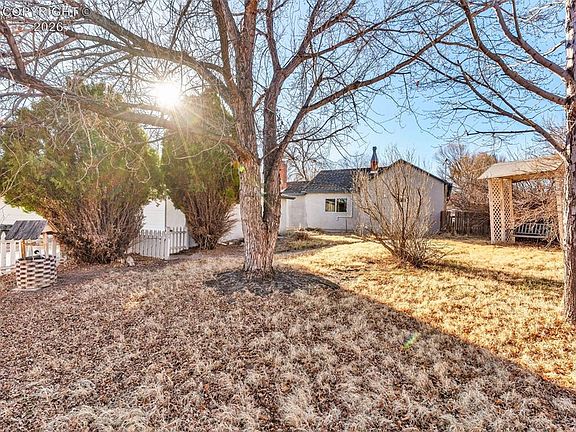 5th image of 613 Barrett Ave