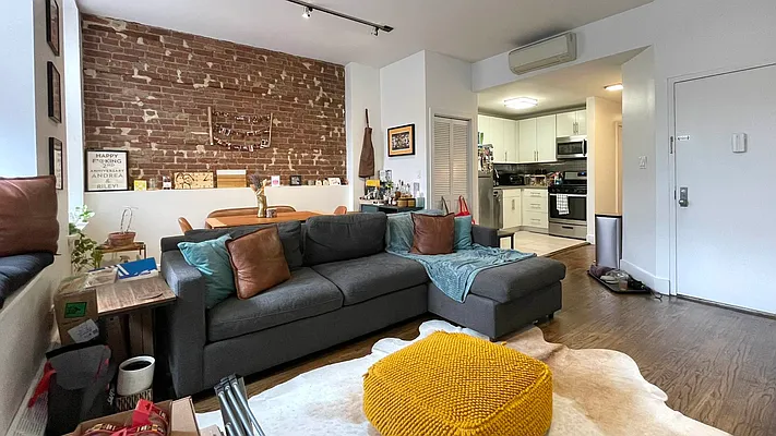 Rented by Strivers Management Group Corp (Brokerage) | media 17