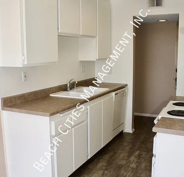 1723 Cedar Ave #211 — Photo 5