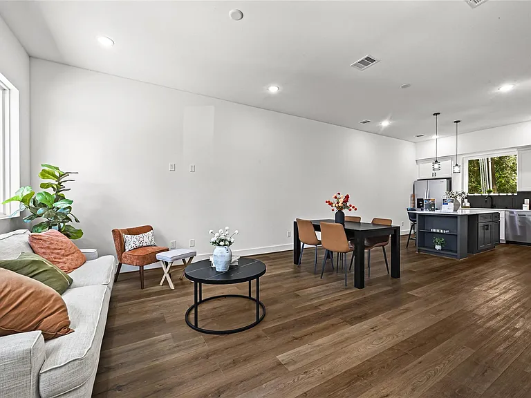 6533 Goldspier Dr — Photo 10