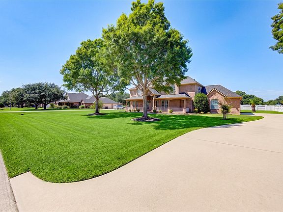 3rd image of 26110 Cross Hollow Ln