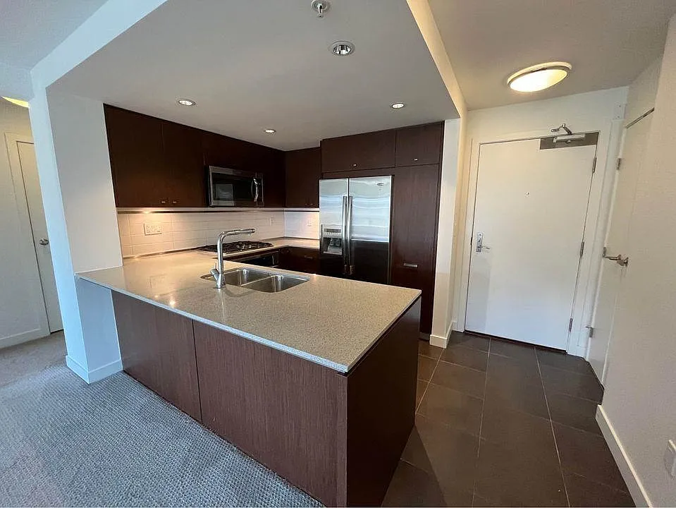 2 bed, 889 sqft, $2,500 — Photo 1