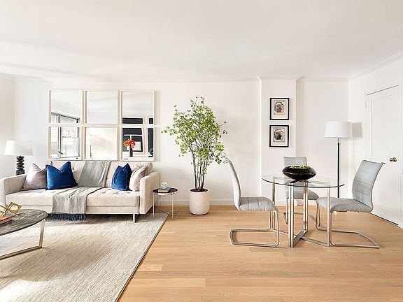 2nd image of 10 W 15th St APT 807