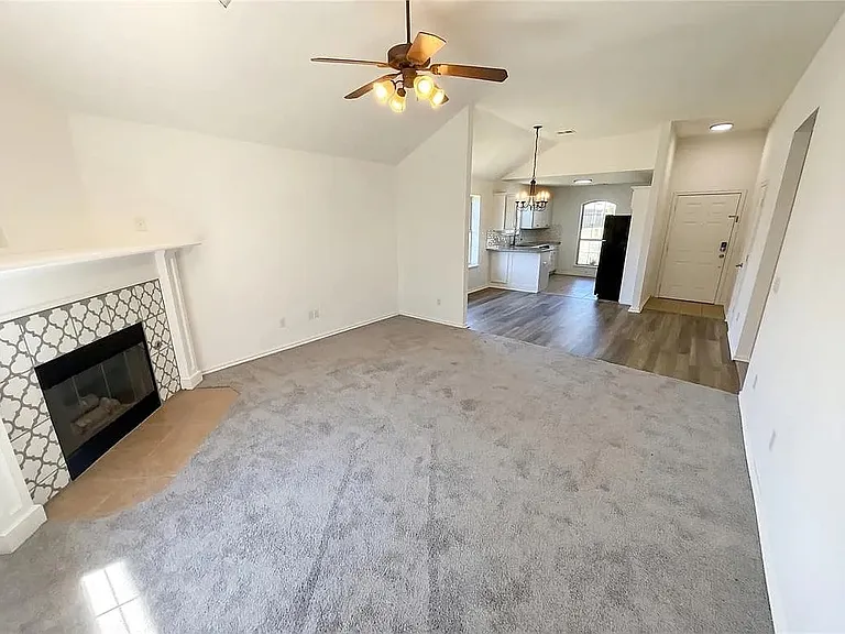503 Woods Dr — Photo 5