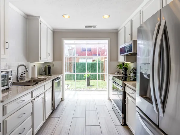 17335 Remington Park Pl, Dallas, TX 75252