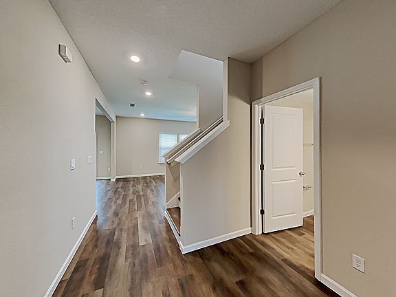 3rd image of 59 Edge Park Trl