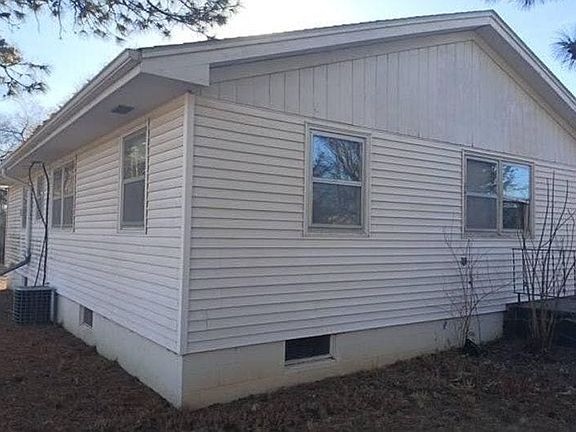 2nd image of 404 Main St