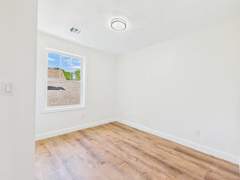 138 Camden Ave #2B — Photo 1