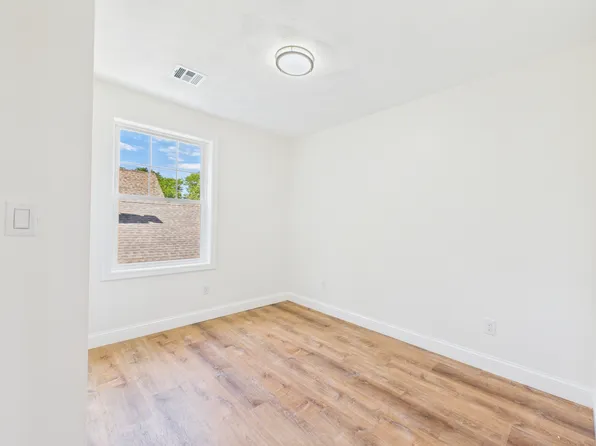 138 Camden Ave, Providence, RI