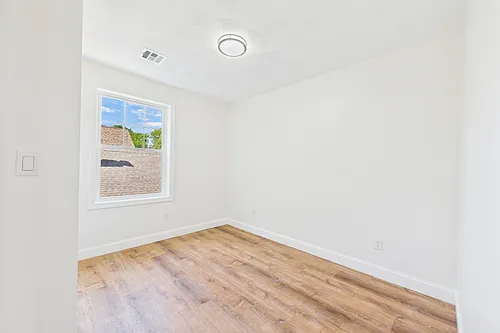 138 Camden Ave Photo 1