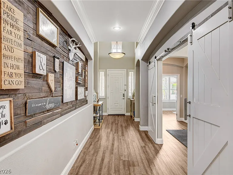 8086 Merlewood Ave — Photo 12