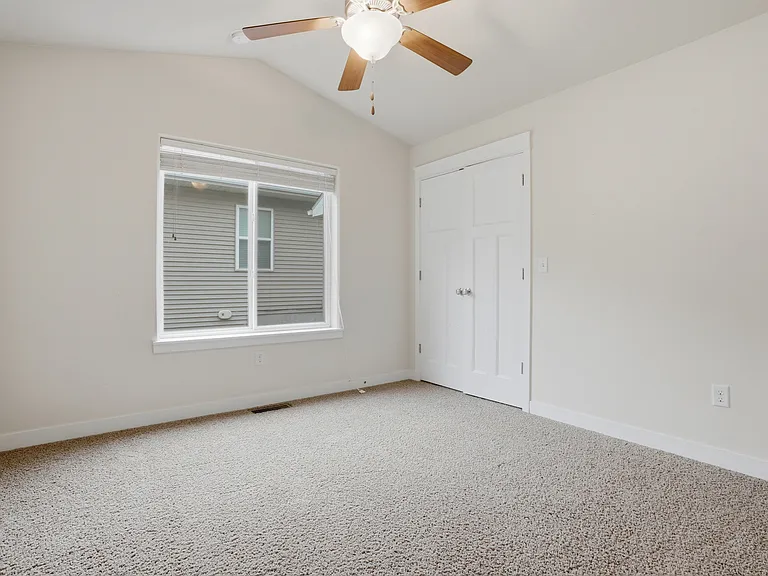 59 Whitechapel Dr — Photo 20