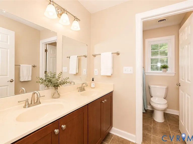 11320 Sadler Oaks Dr — Photo 57
