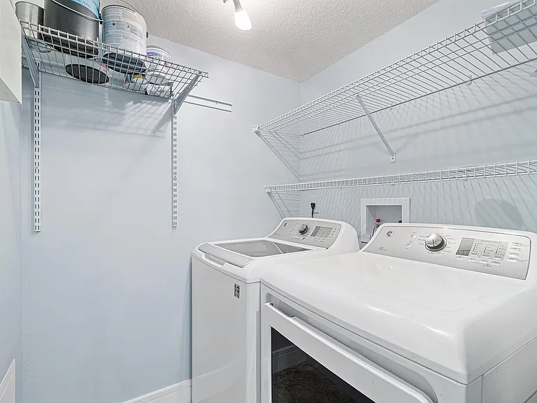 1013 Villa Cir — Photo 20