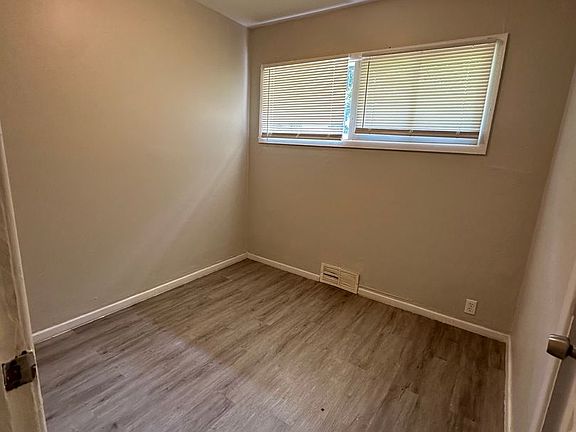 4th image of 11302 Corrington Ave