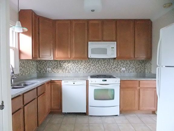 3rd image of 1410 Lizabeth Ln