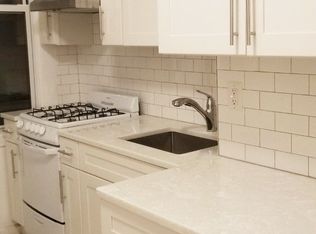 473 Humboldt St APT 2R, Brooklyn, NY 11211