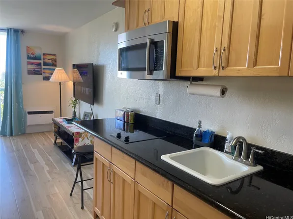 1920 Ala Moana Blvd APT 1009, Honolulu, HI 96815