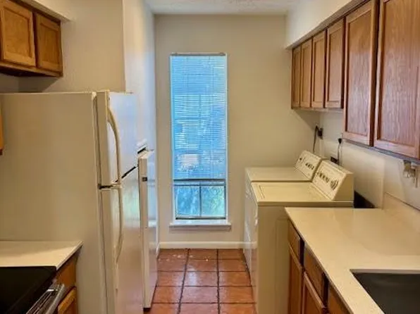 3100 Jeanetta St APT 401, Houston, TX 77063