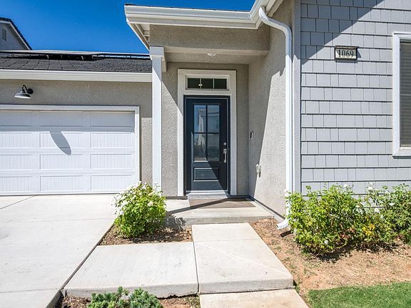 3rd image of 1069 W Wolverton Way