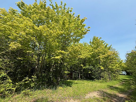 3rd image of 502774 Side Road 9 W