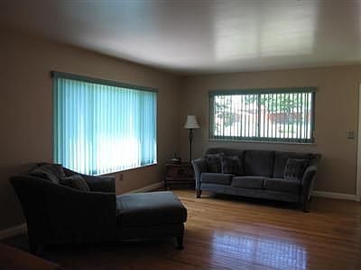 2nd image of 734 Lakeshore Dr
