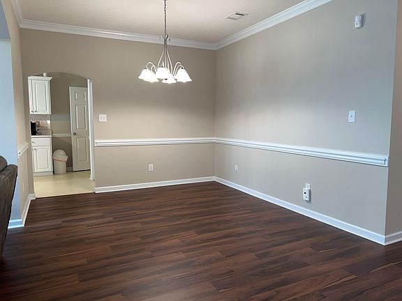 4th image of 679 Kensington Ct