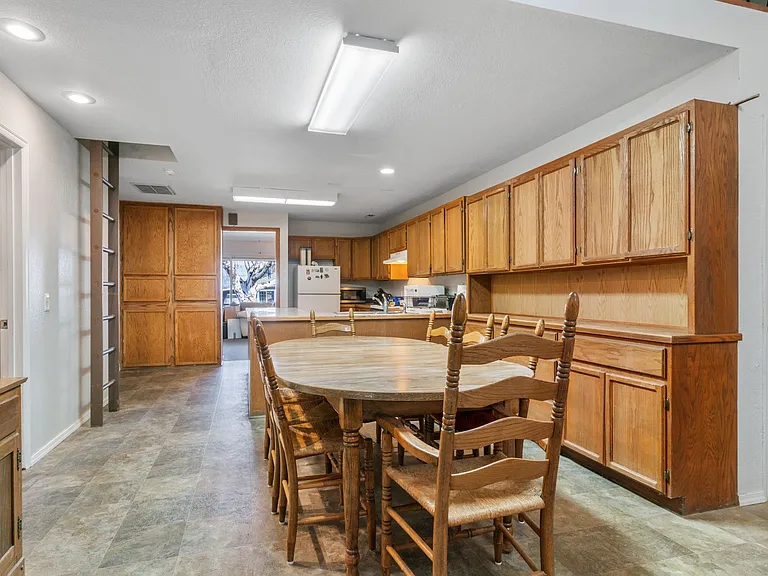1107 Madison St — Photo 7