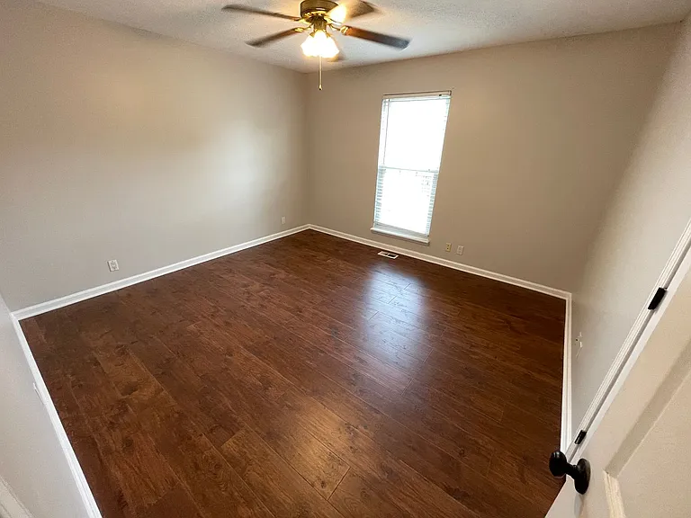 6015 Mercury Dr — Photo 24