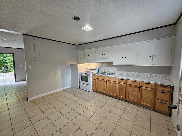 1614 Waring Rd NW #3 — Photo 2