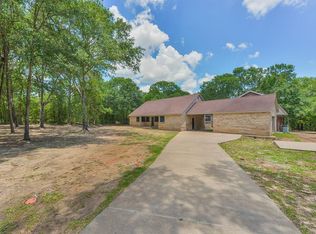 513 Hickory Creek Rd, Bellville, TX 77418