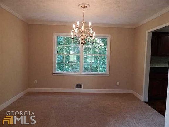FORMAL DINING ROOM!