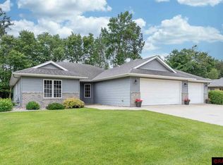 125 Crystal Ln, Mankato, MN 56001