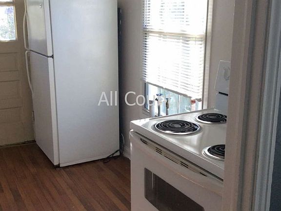 4th image of 4909 Green Oaks Dr